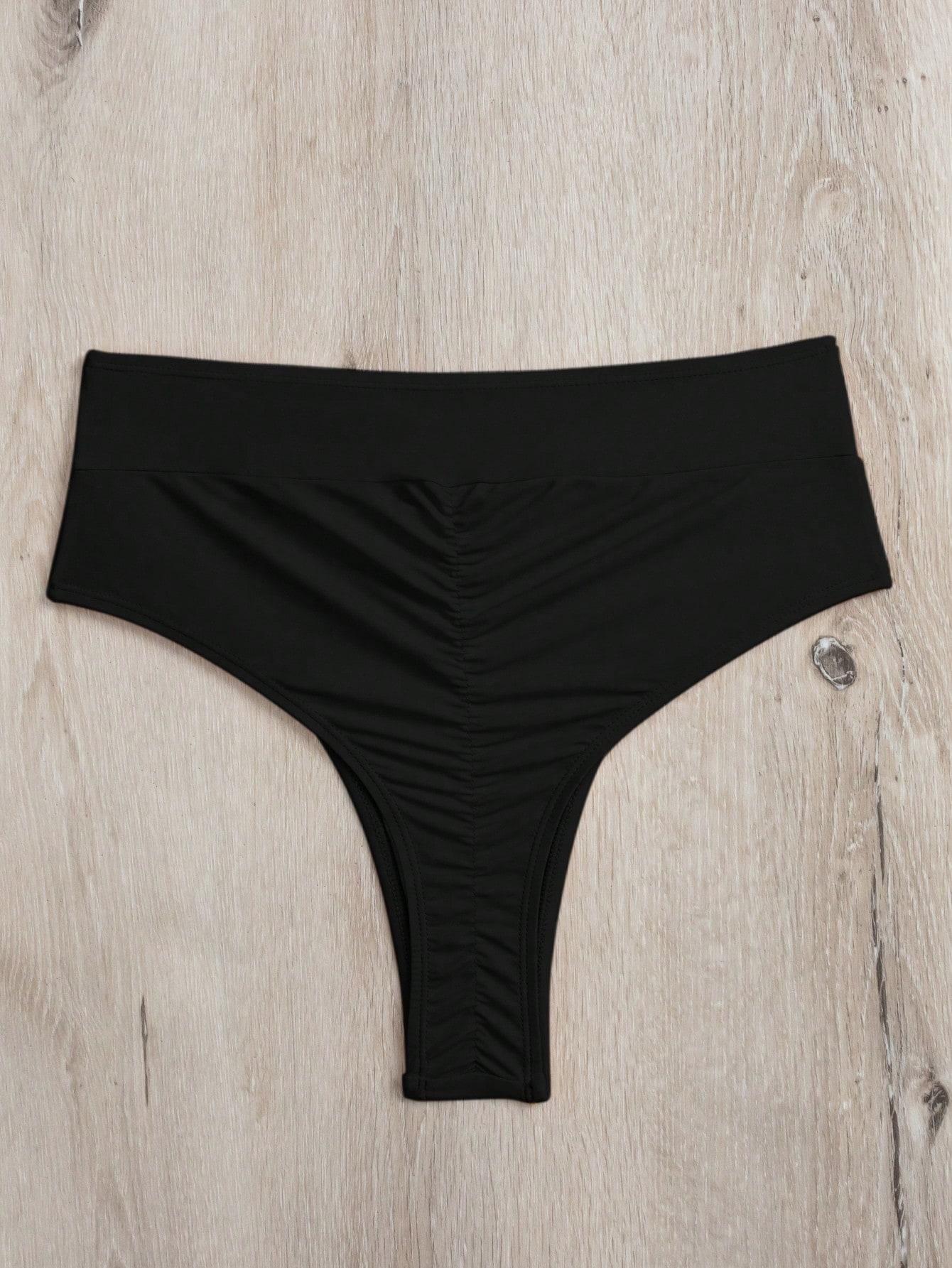 czarne stringi dół od bikini