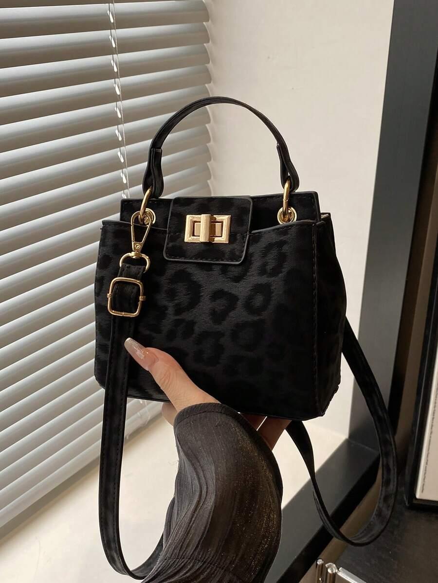 czarna torebka animal print