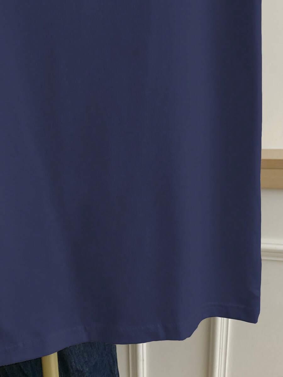 niebieski t-shirt okrągły dekolt 