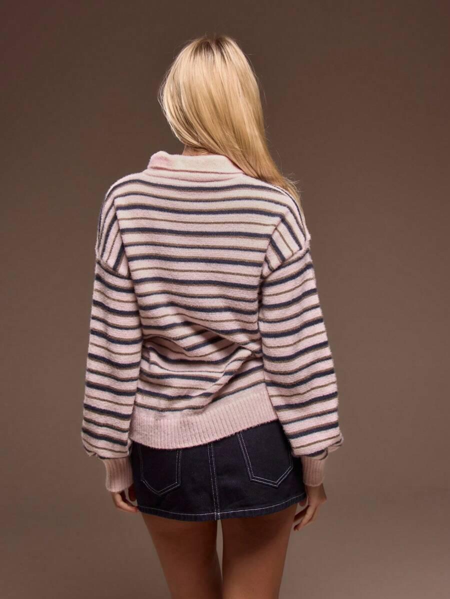 SWETER W PASKI GUZIKI