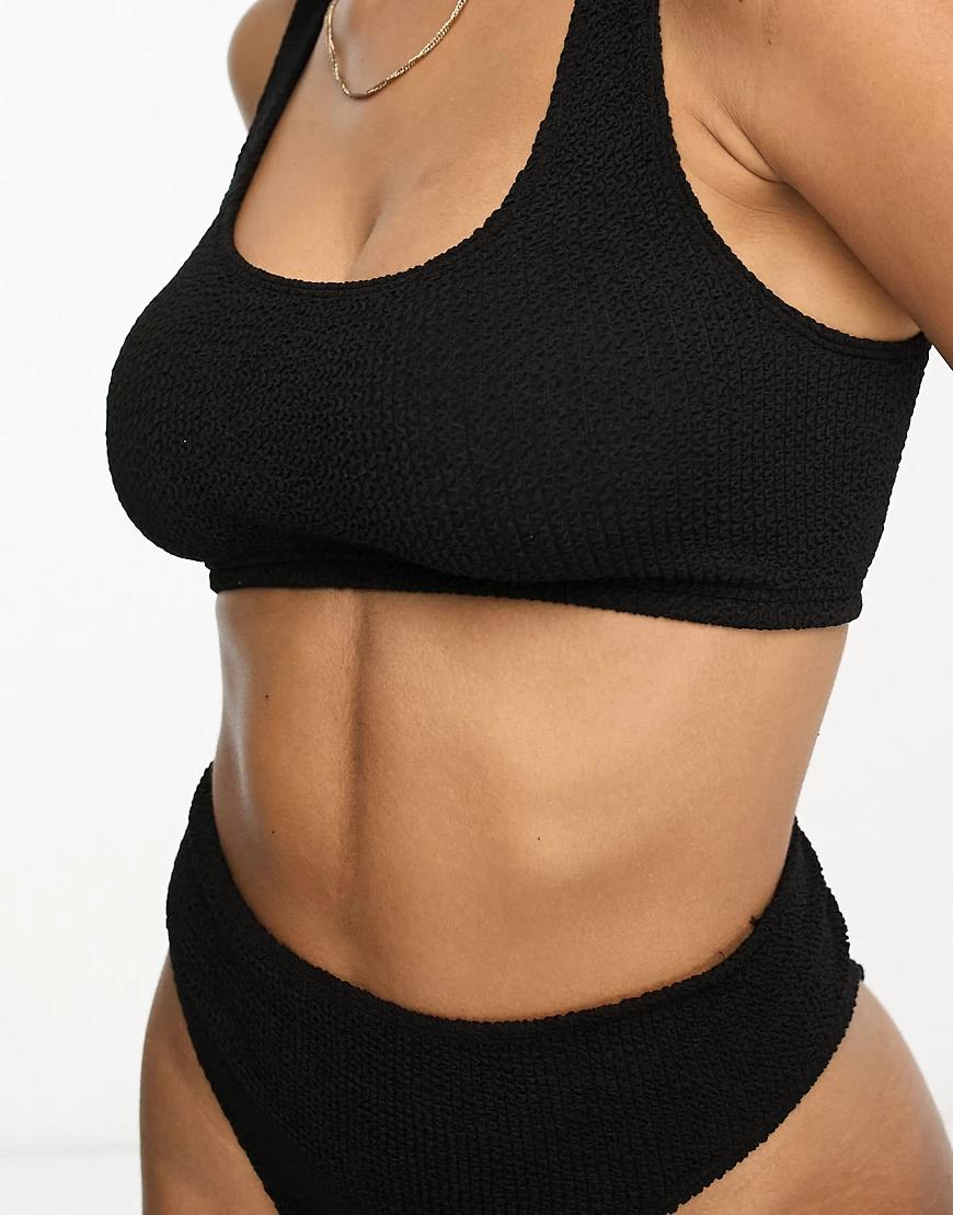 czarna góra od bikini tekstura