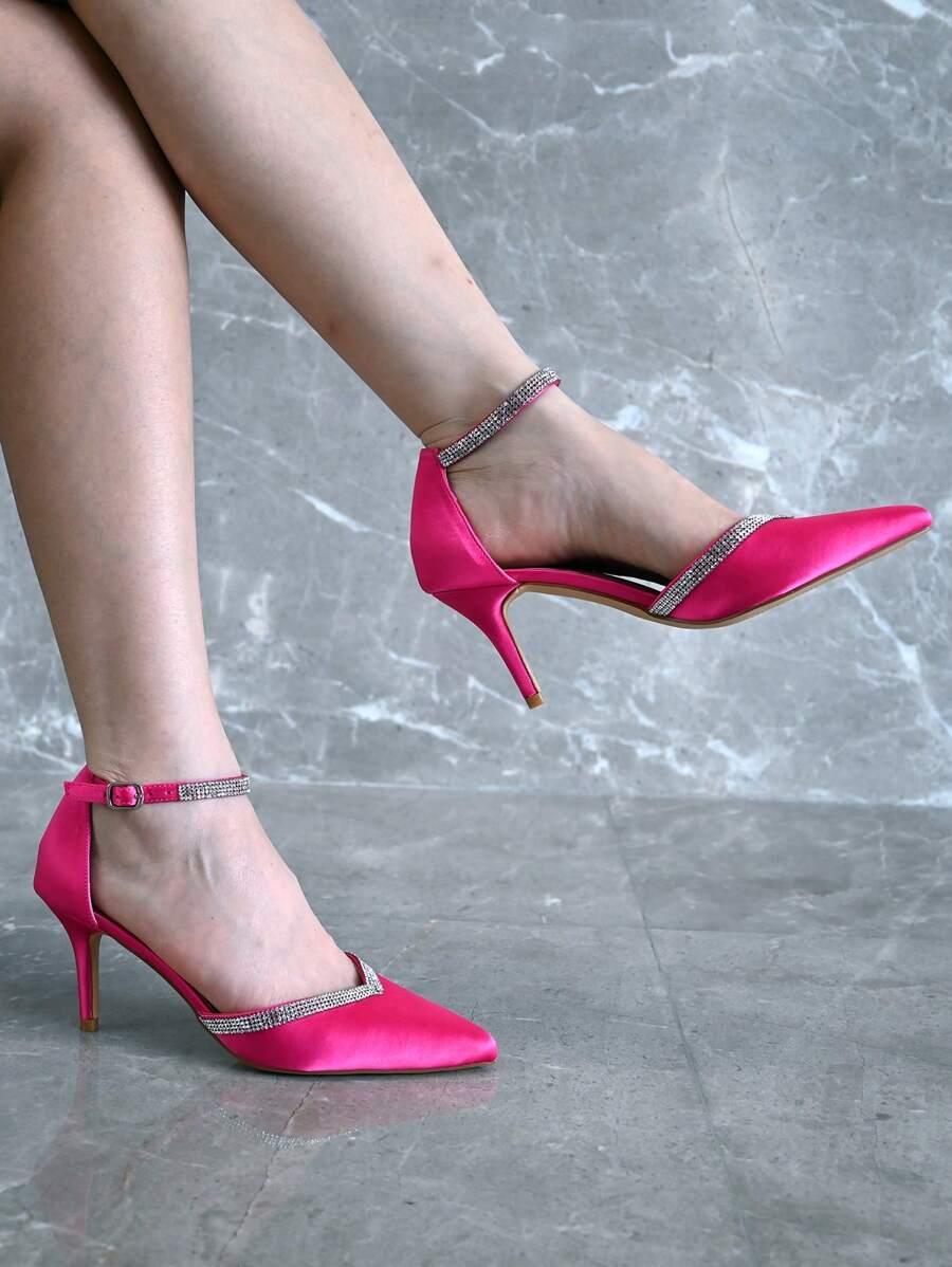 BUTY NA SZPILCE