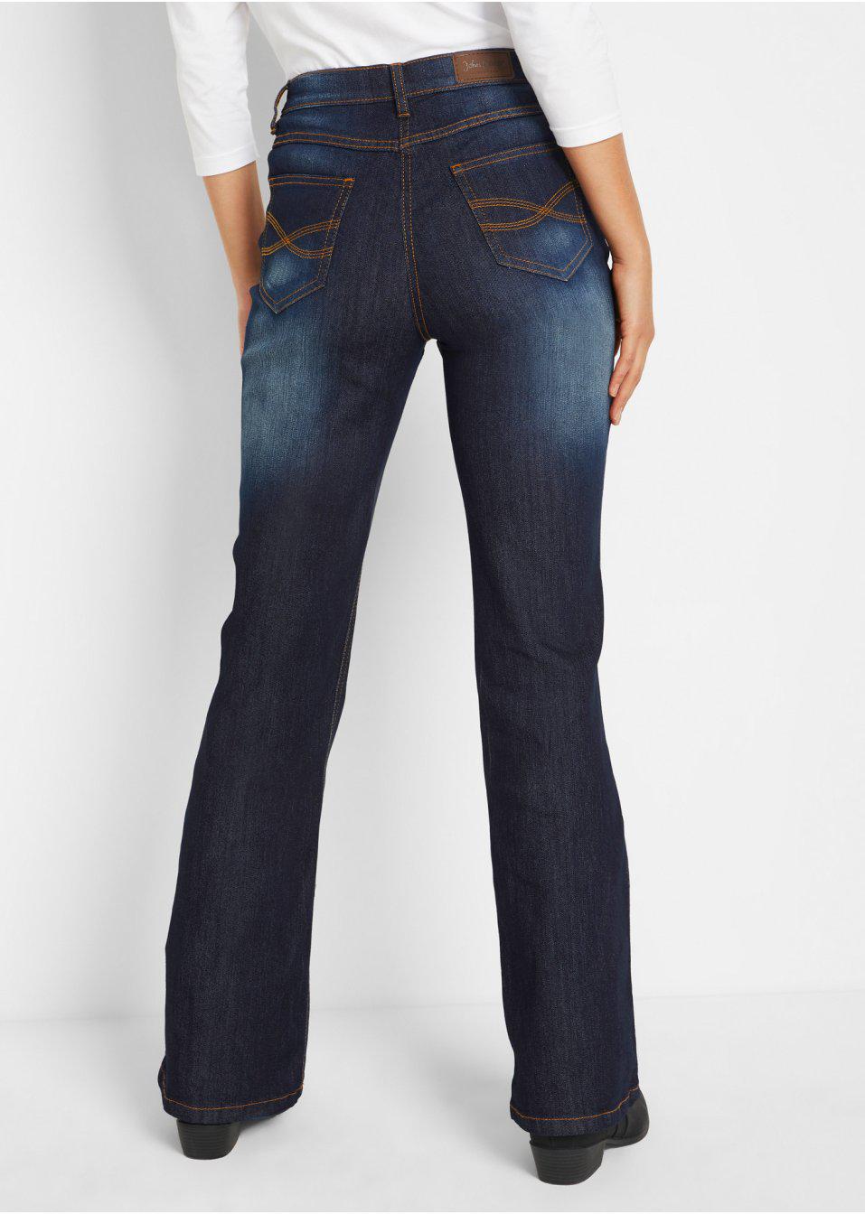 granatowe spodnie jeans
