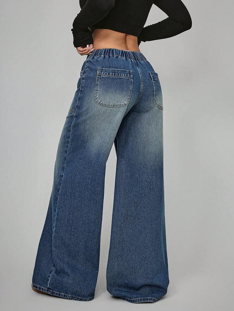 niebieskie spodnie jeans