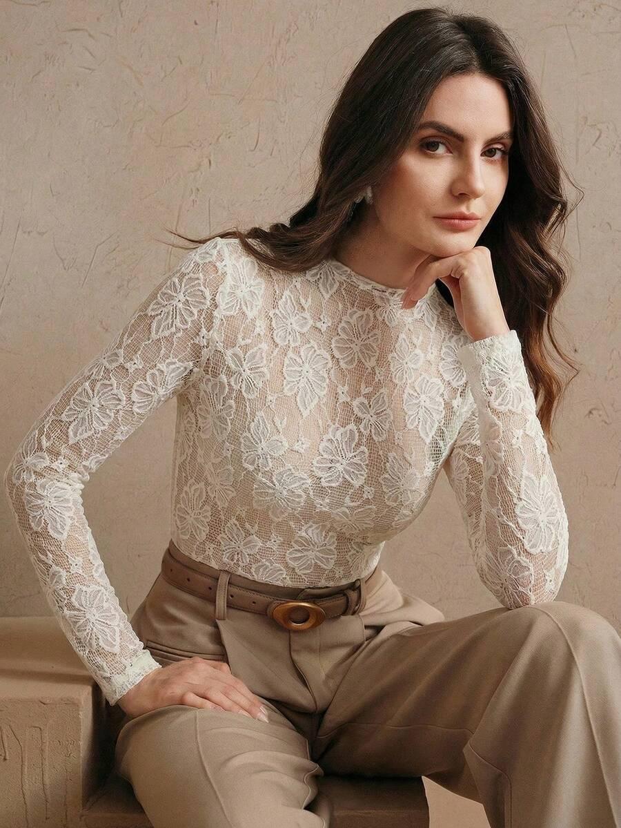 biała koronkowa bluzka