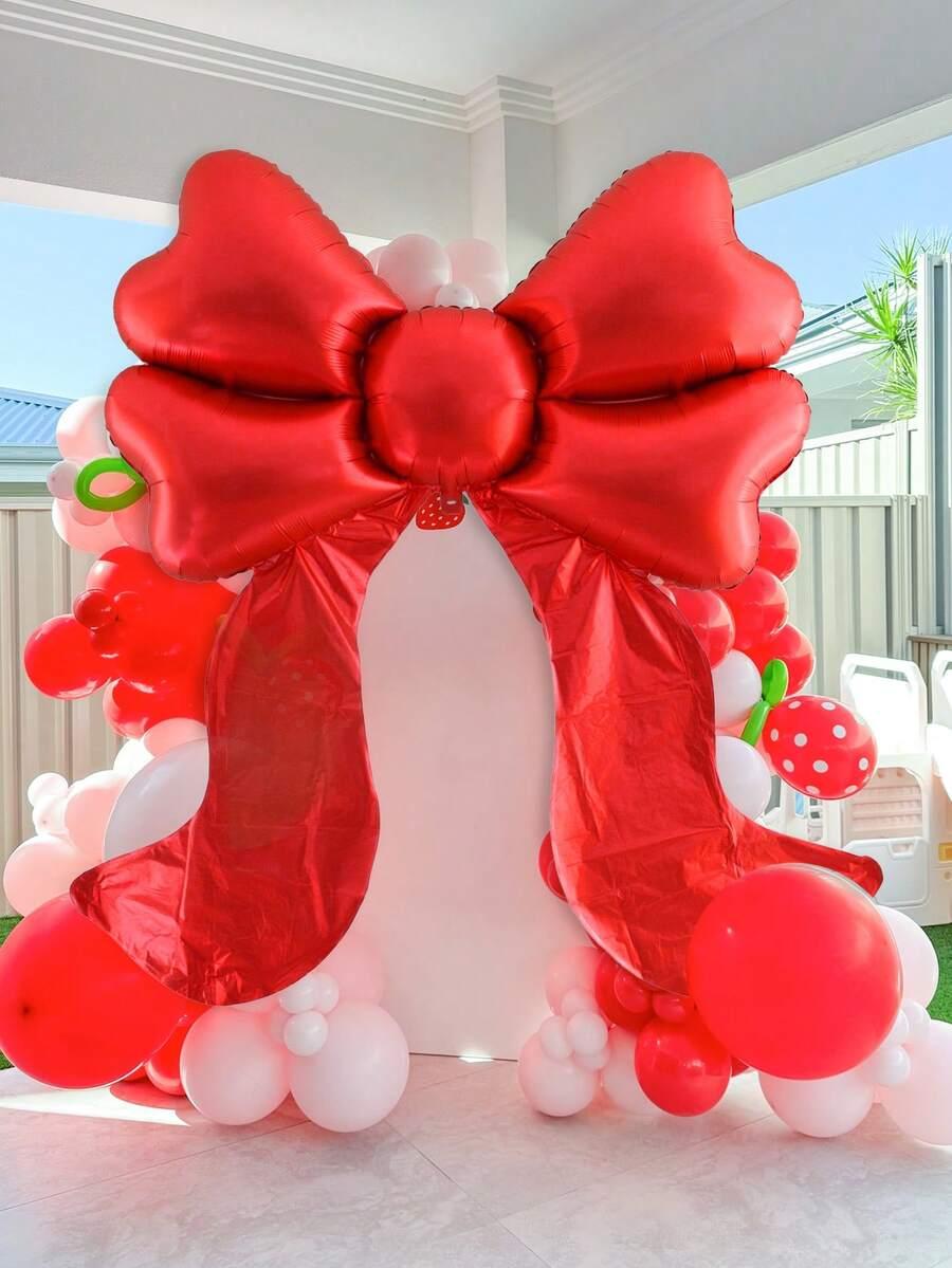 czerwony balon kokarda