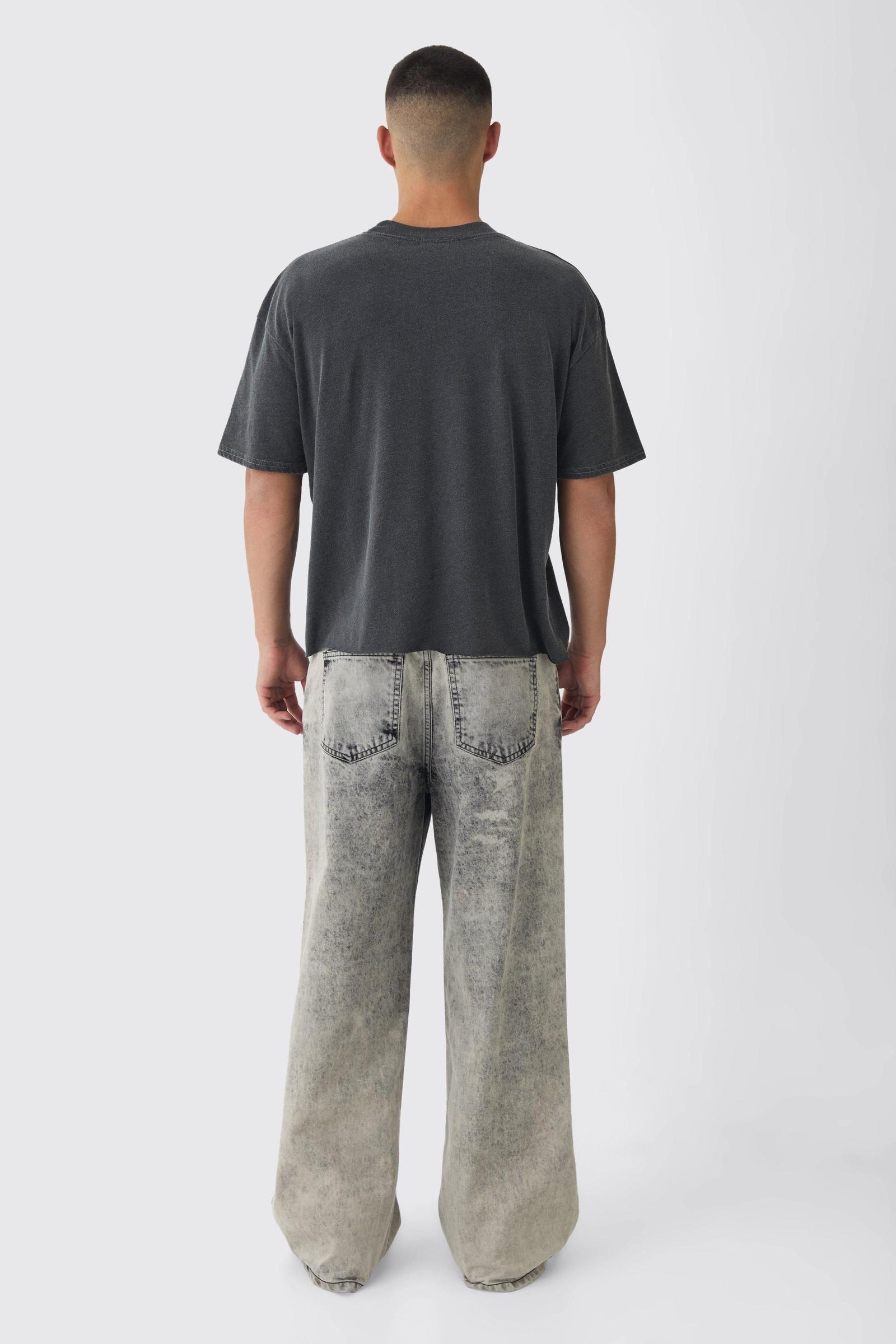szary t-shirt nadruk