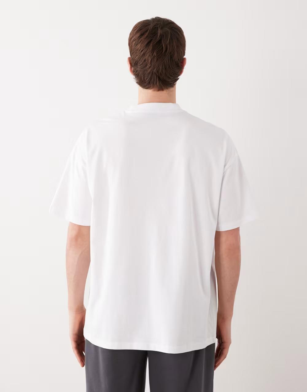 biały t-shirt logo