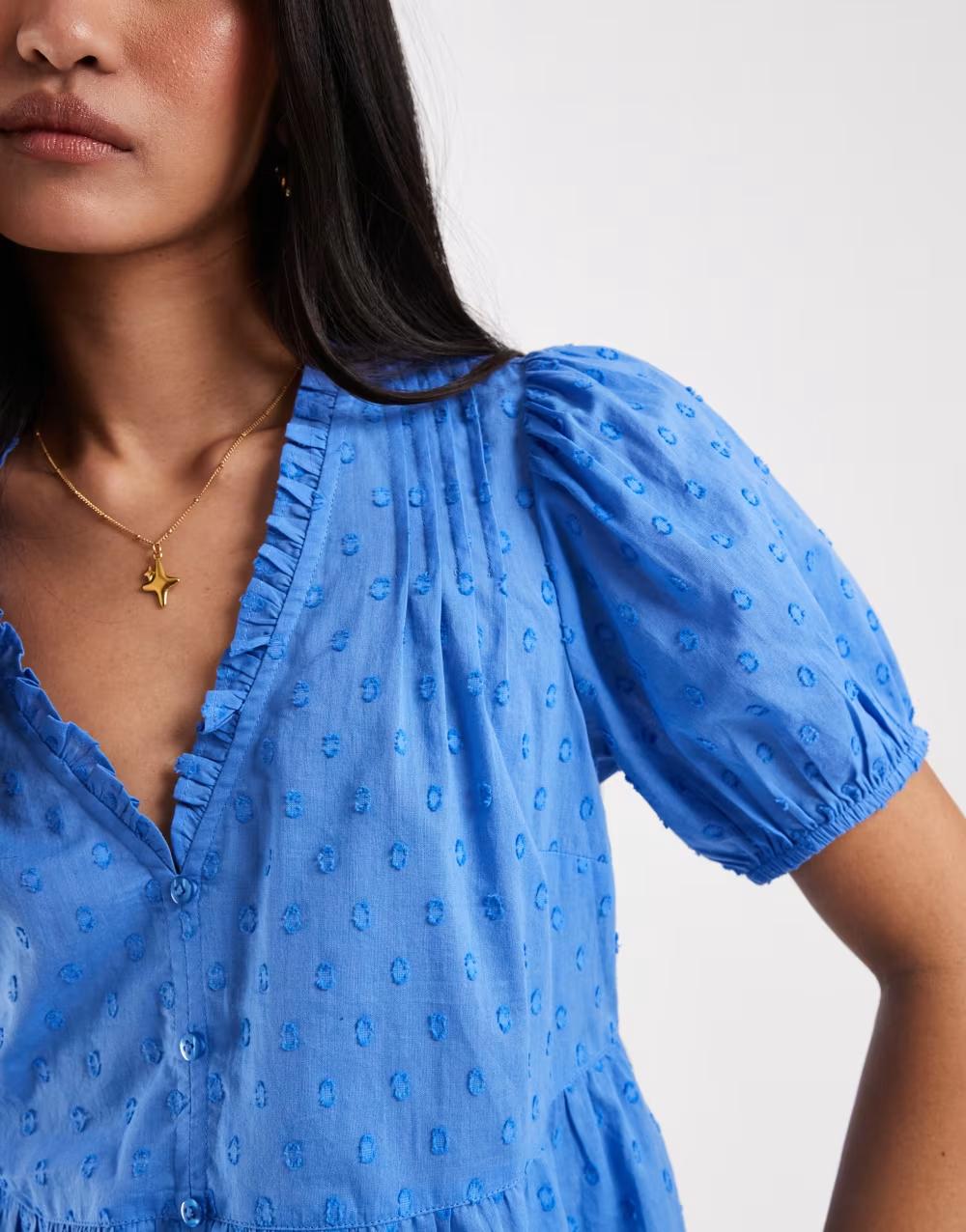 niebieska bluzka v-neck