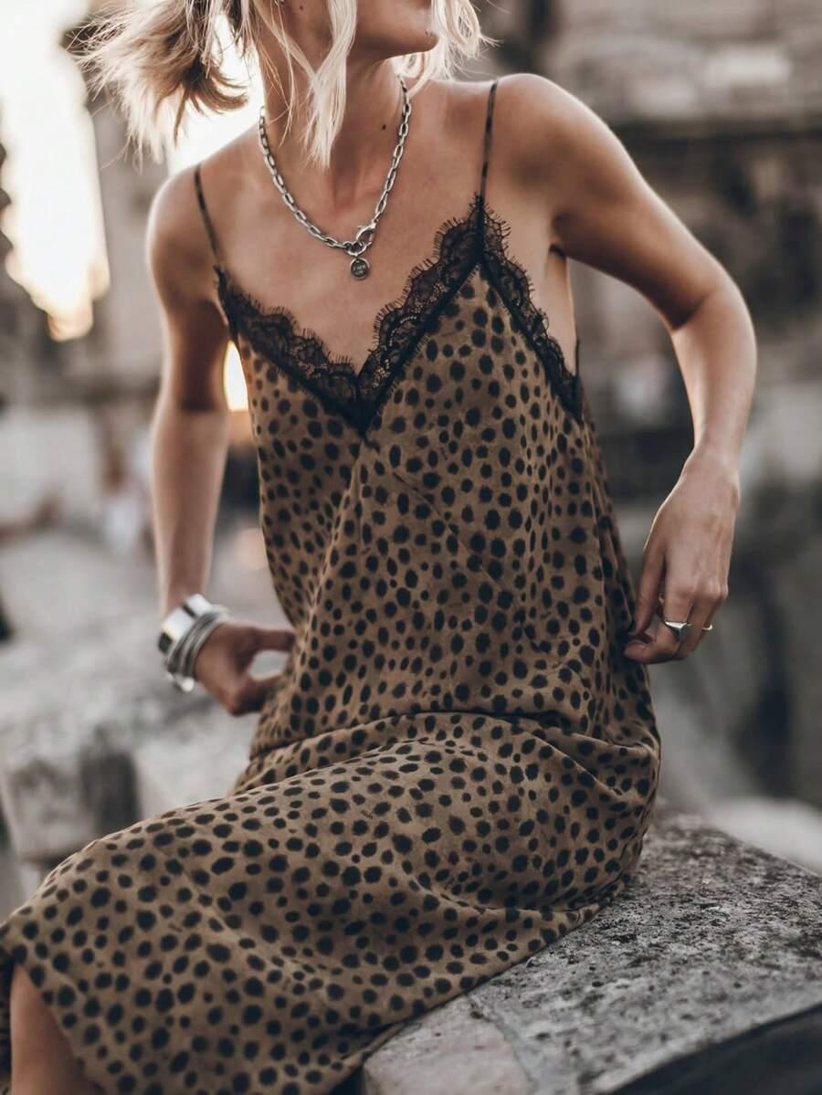 sukienka dekolt v animal print