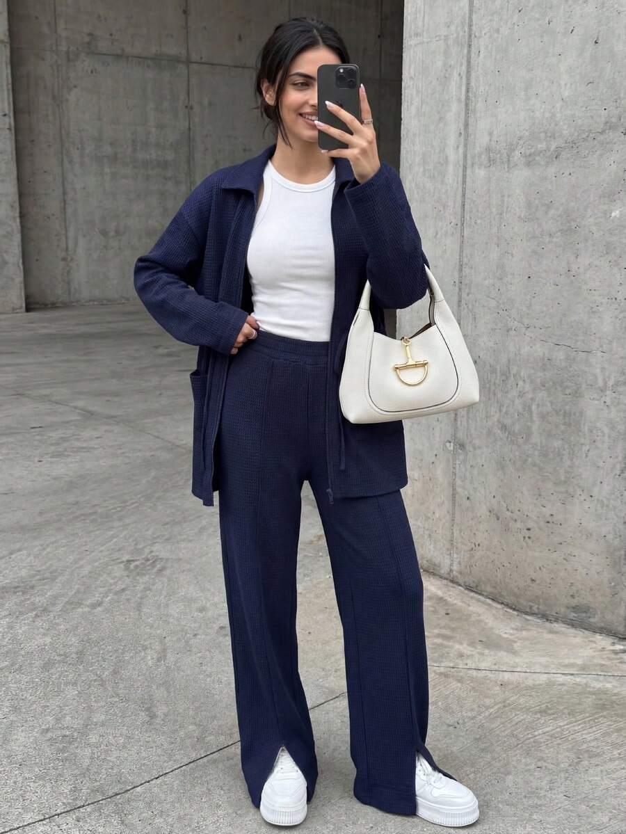 granatowa bluza zamek