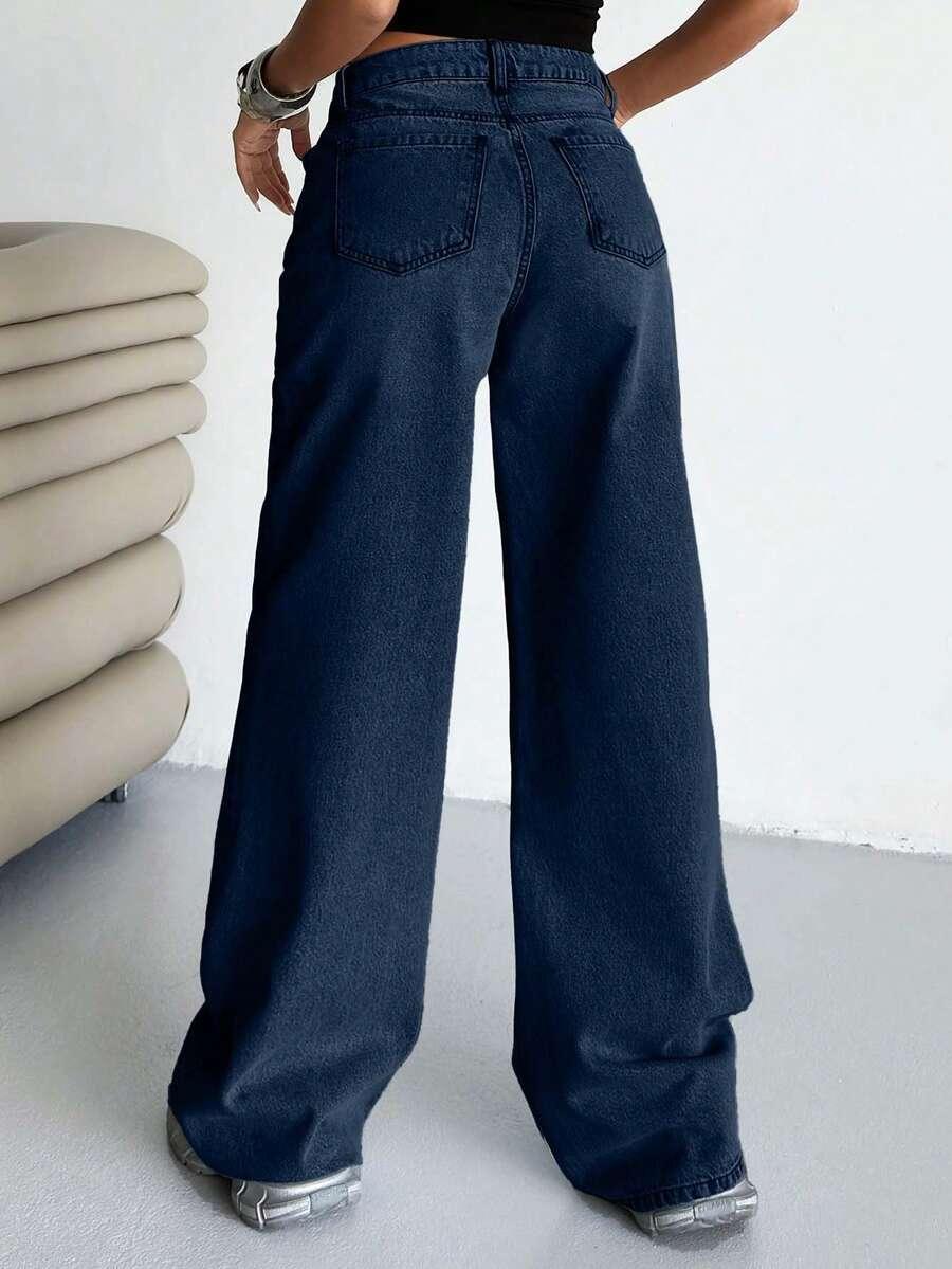 niebieskie spodnie jeans 