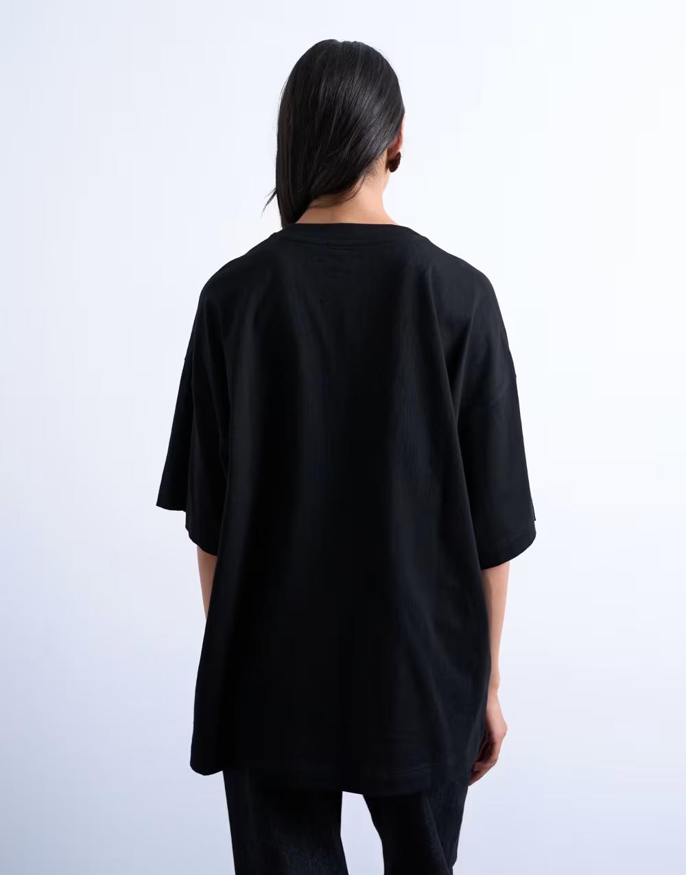 CZARNY T-SHIRT OKRĄGŁY DEKOLT