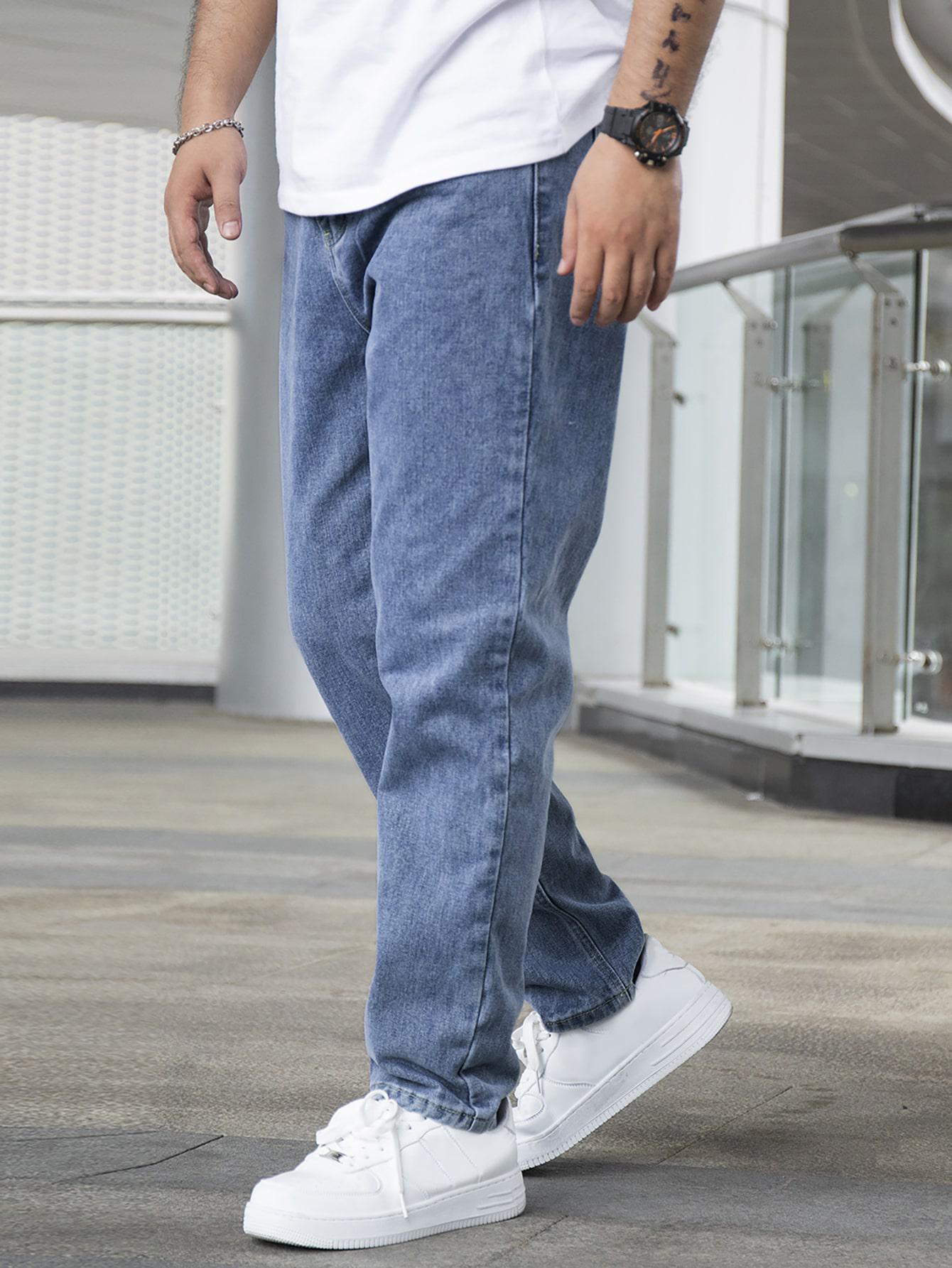 niebieskie spodnie jeans