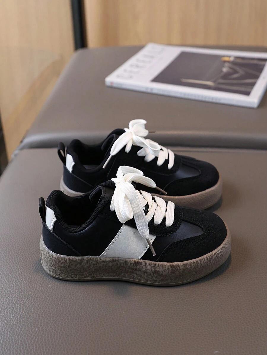 SZNUROWANE BUTY SPORTOWE 