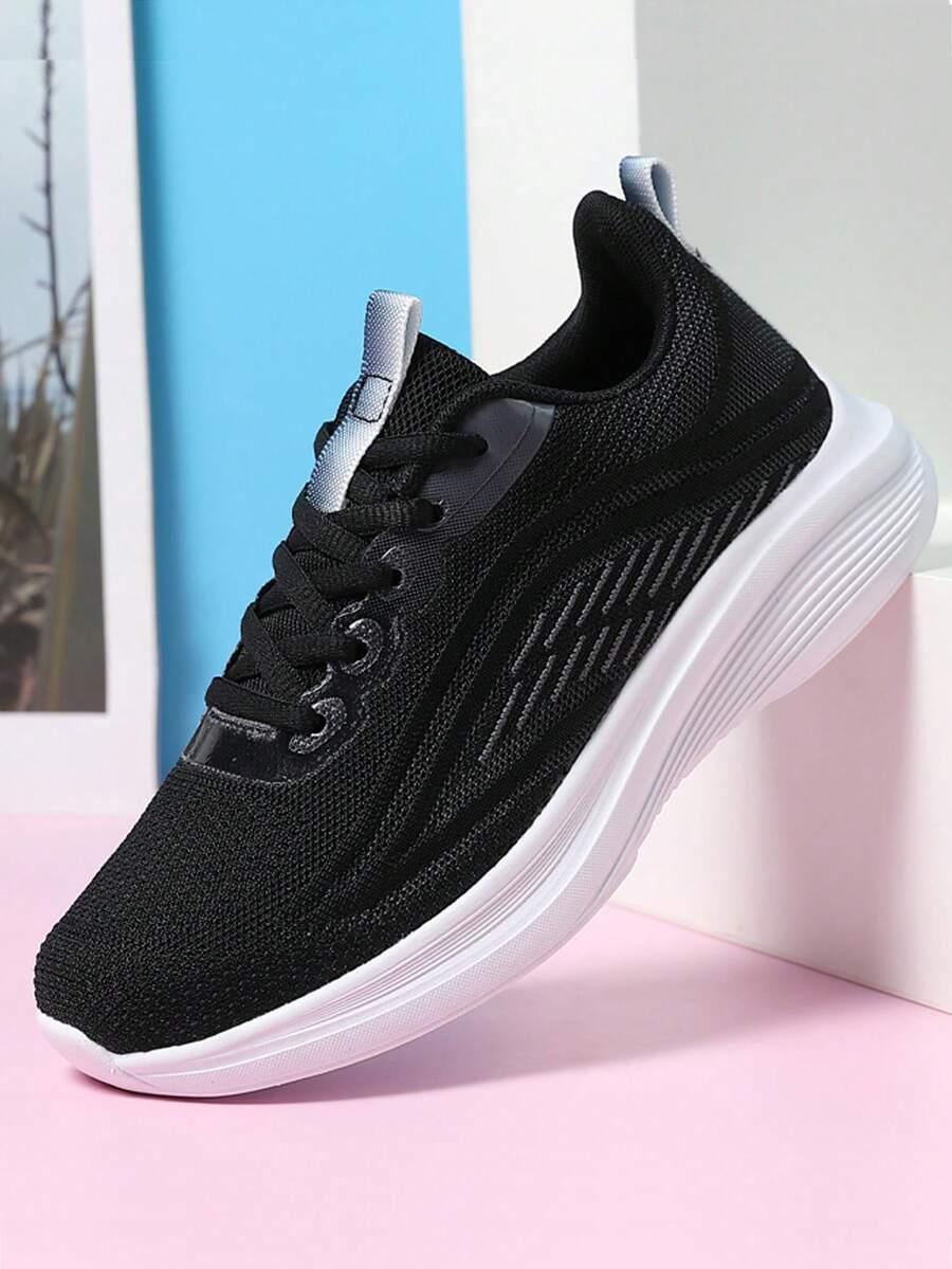 czarne buty sportowe