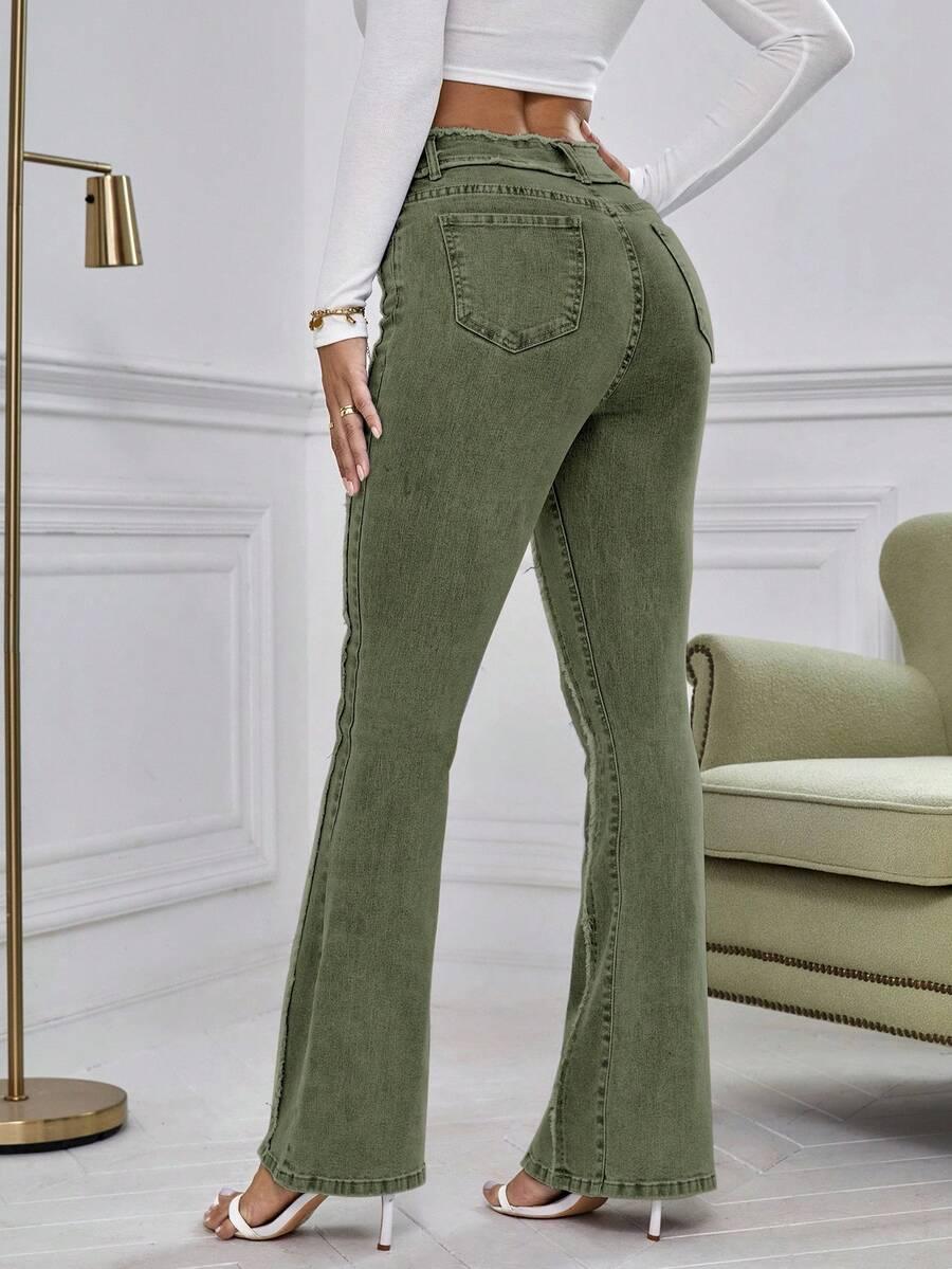 zielone spodnie jeans