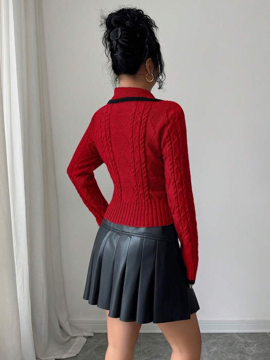 CZERWONY SWETER KOKARDA