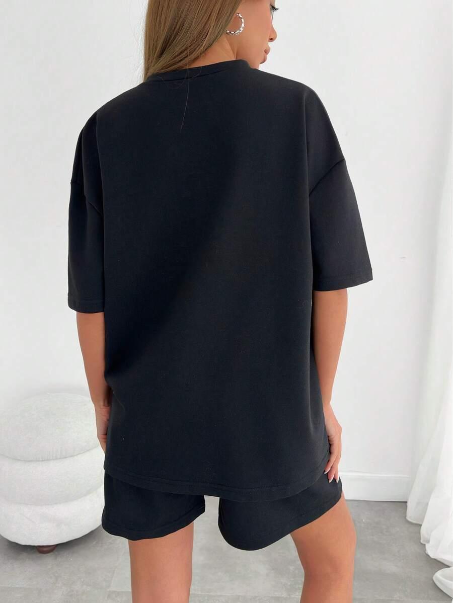 czarny komplet t-shirt spodenki