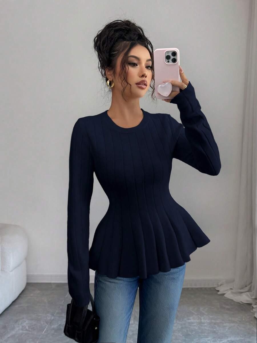 granatowy sweter długi rękaw