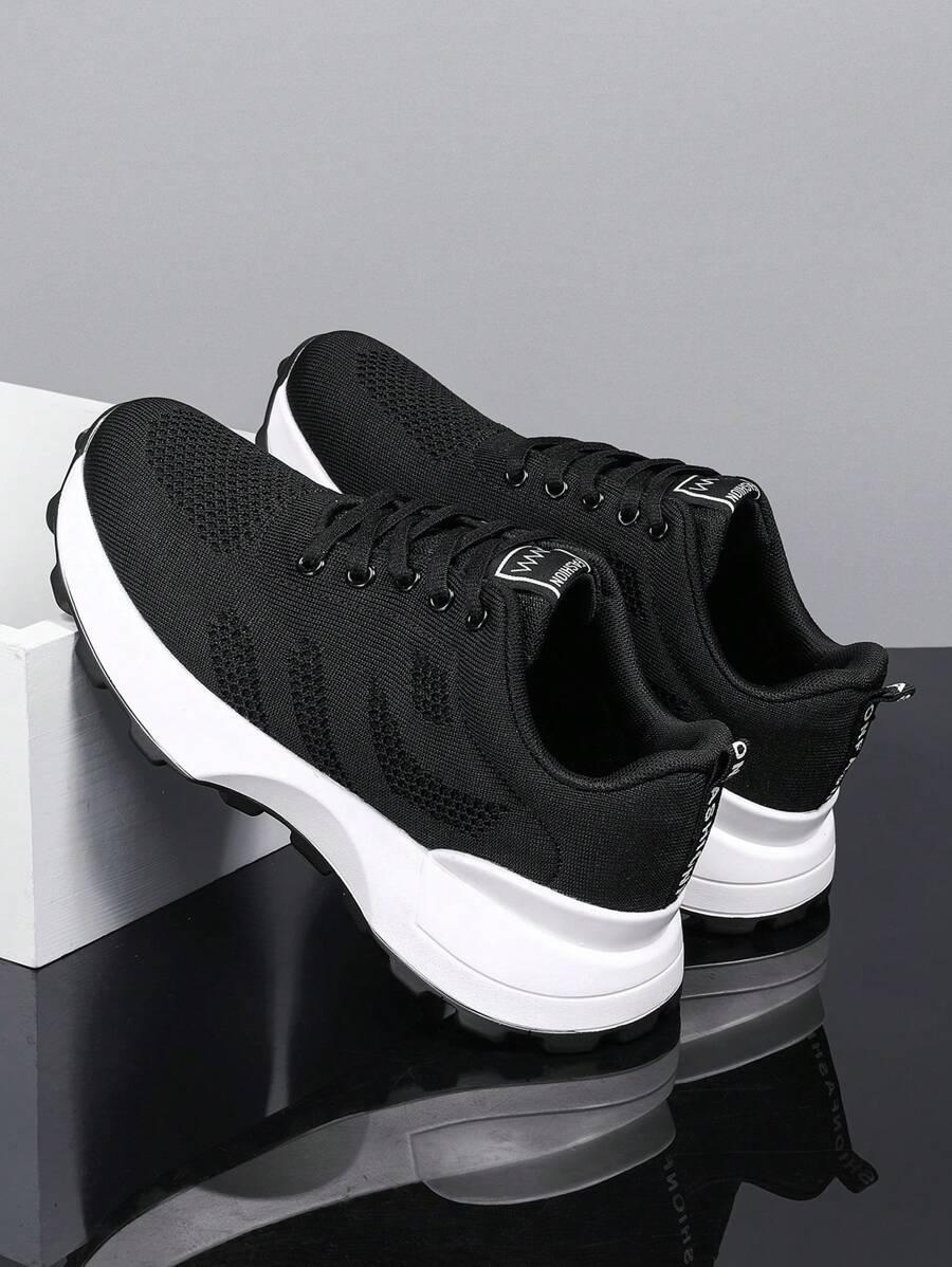 czarne buty sportowe 