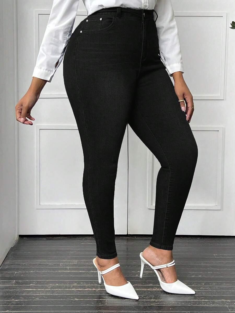 czarne spodnie jeans