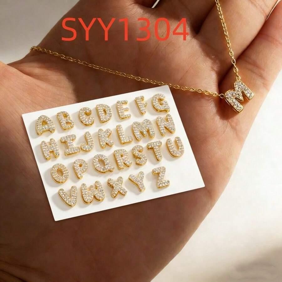 naszyjnik litera c