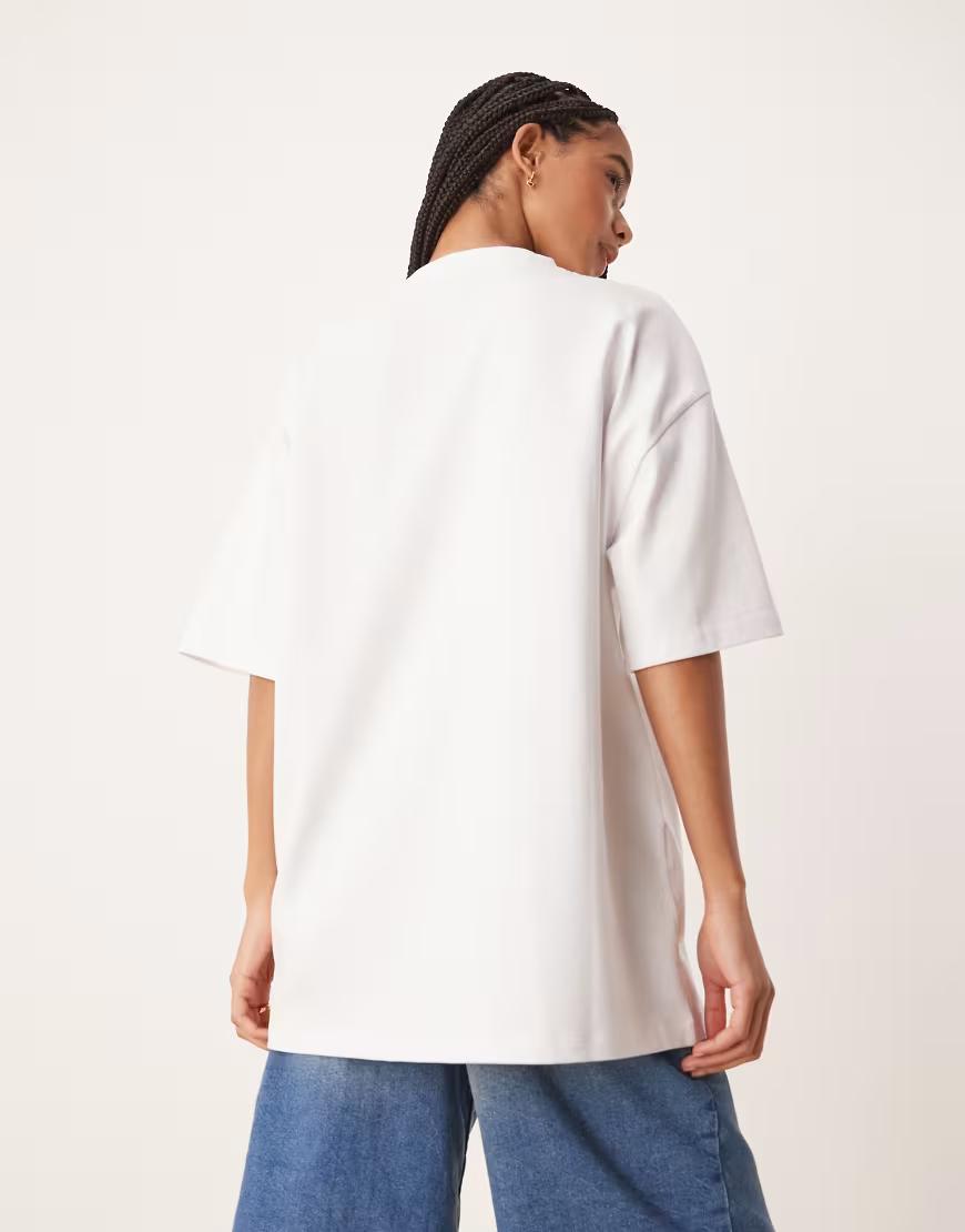 BIAŁY T-SHIRT OVERSIZE