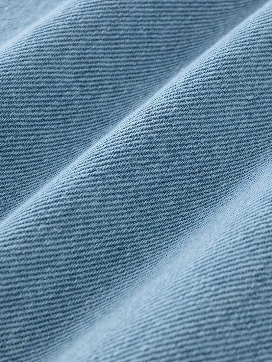 niebieskie spodnie jeans 