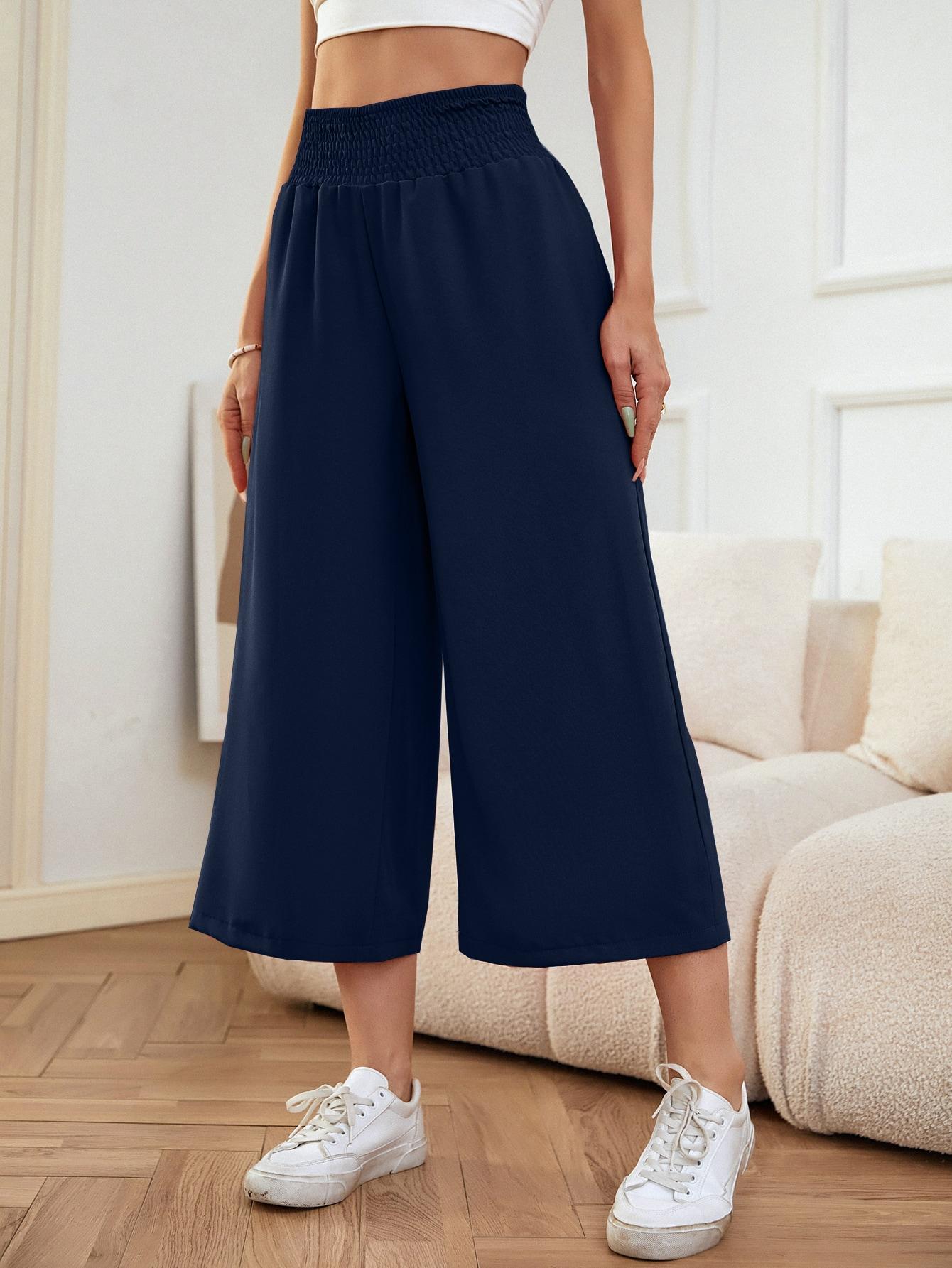 granatowe spodnie casual