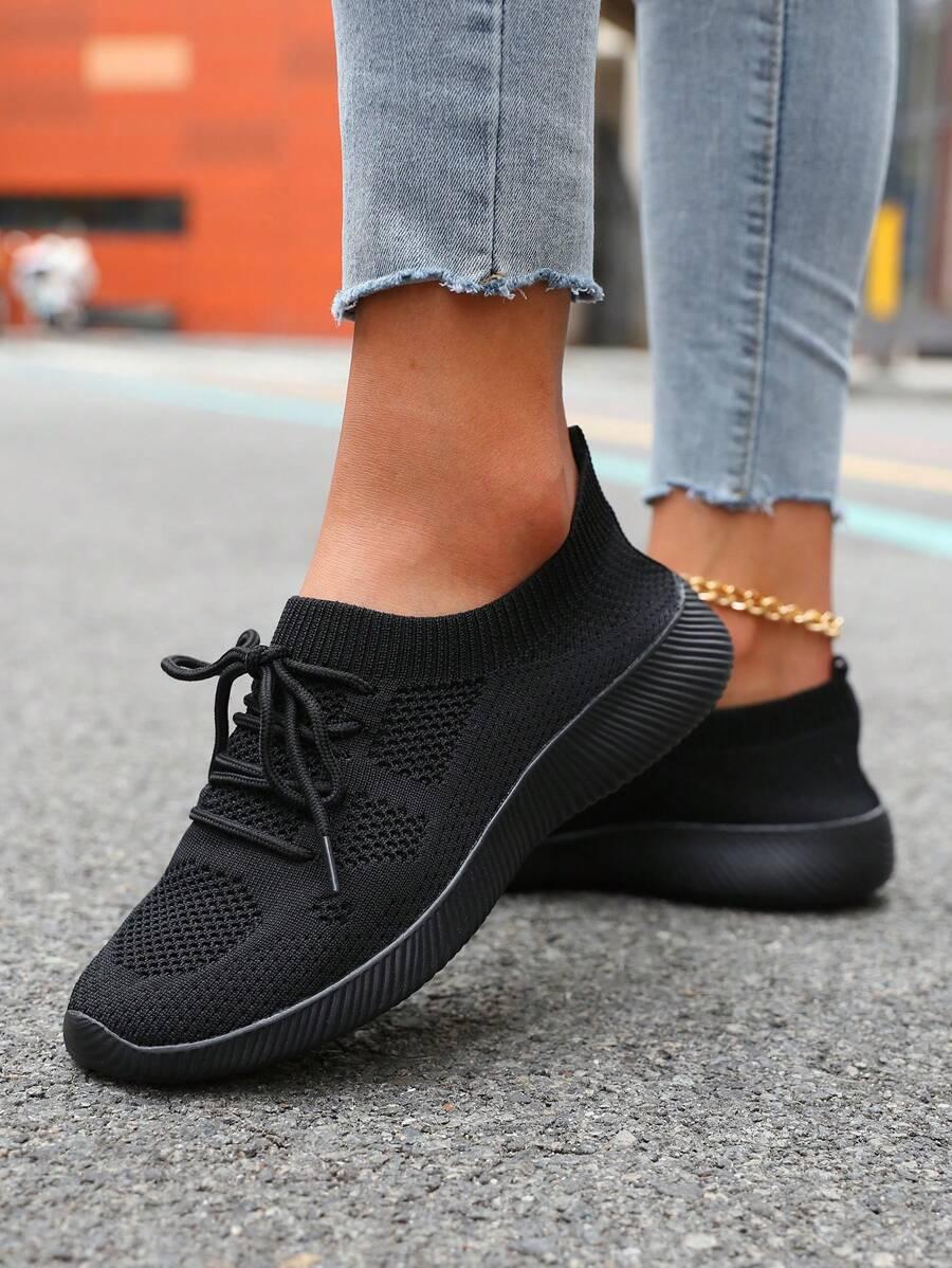 czarne buty sportowe 