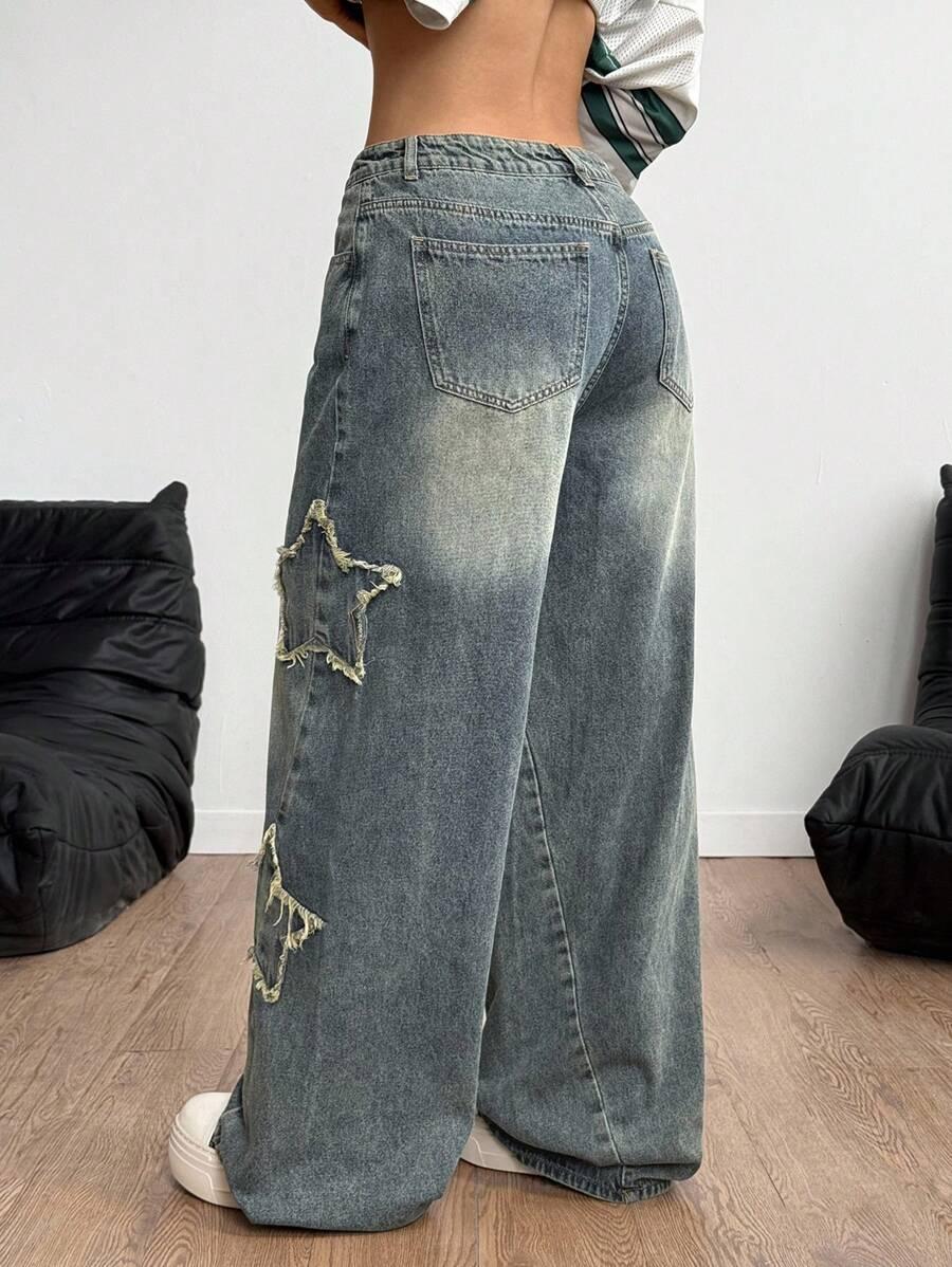 niebieskie spodnie jeans 