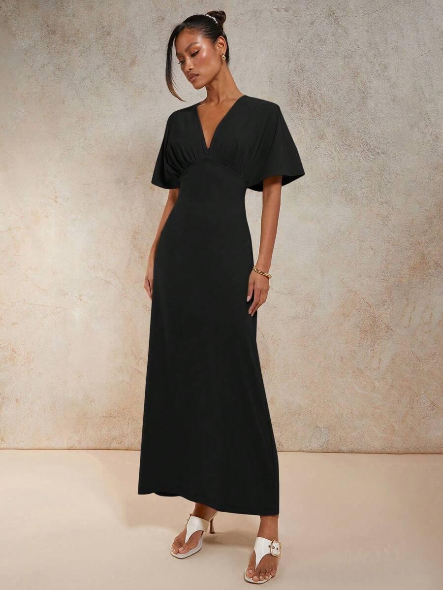 CZARNA MAXI SUKIENKA V NECK