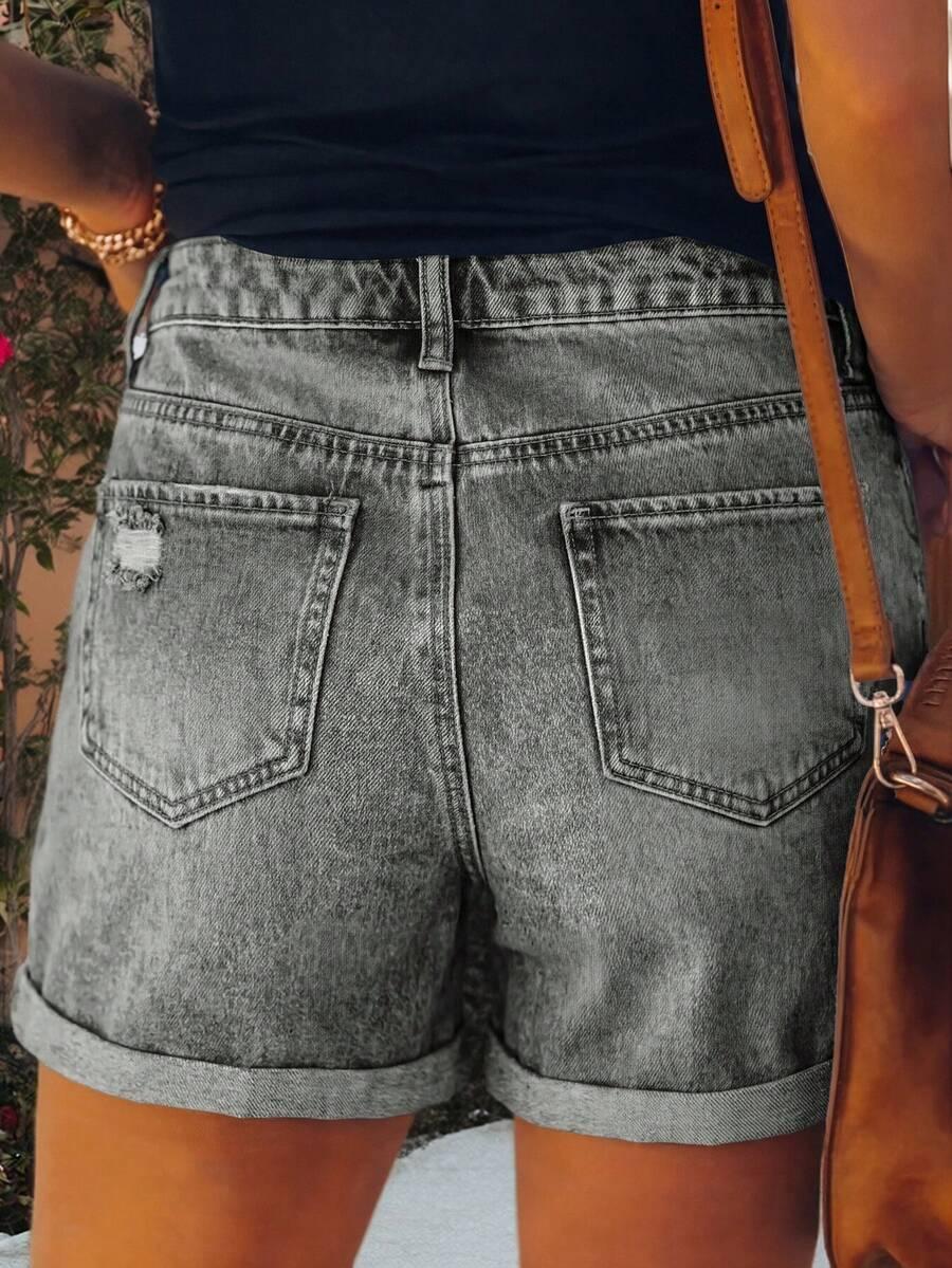 szare spodenki jeans