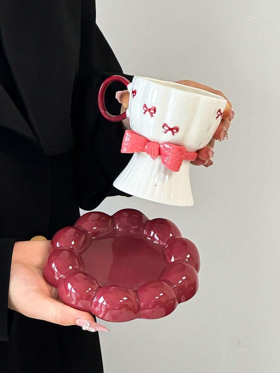ceramiczna filiżanka ze spodkiem