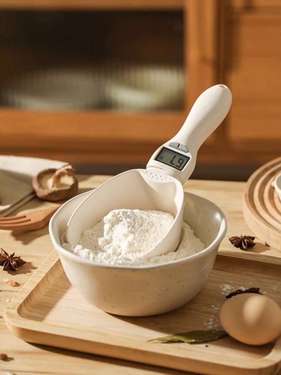 beżowa waga kuchenna łyżka