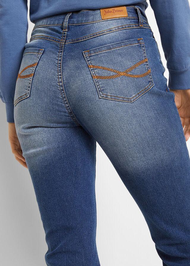 JEANSY Z GUZIKAMI 