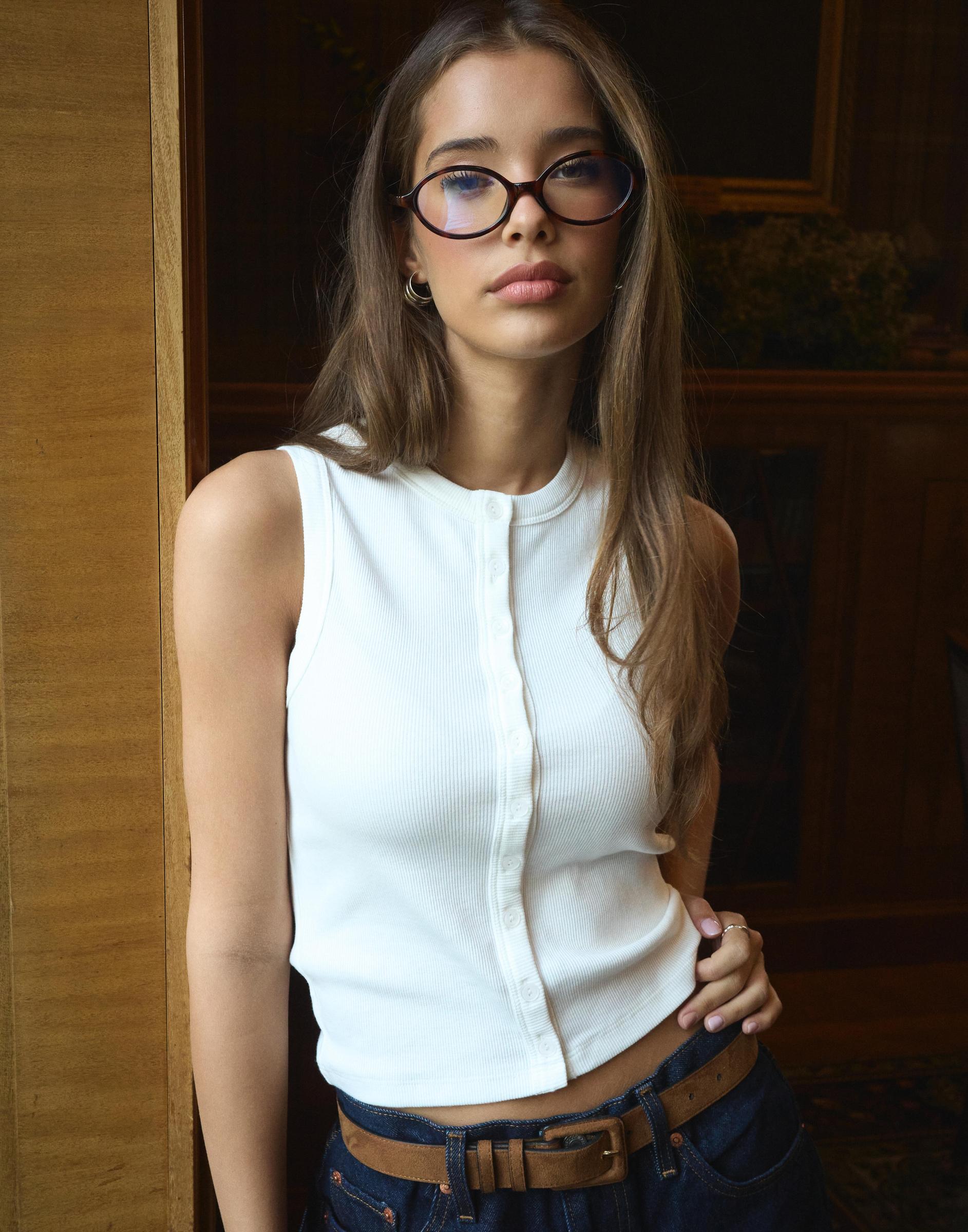 BIAŁY TOP BEZ RĘKAWÓW CASUAL