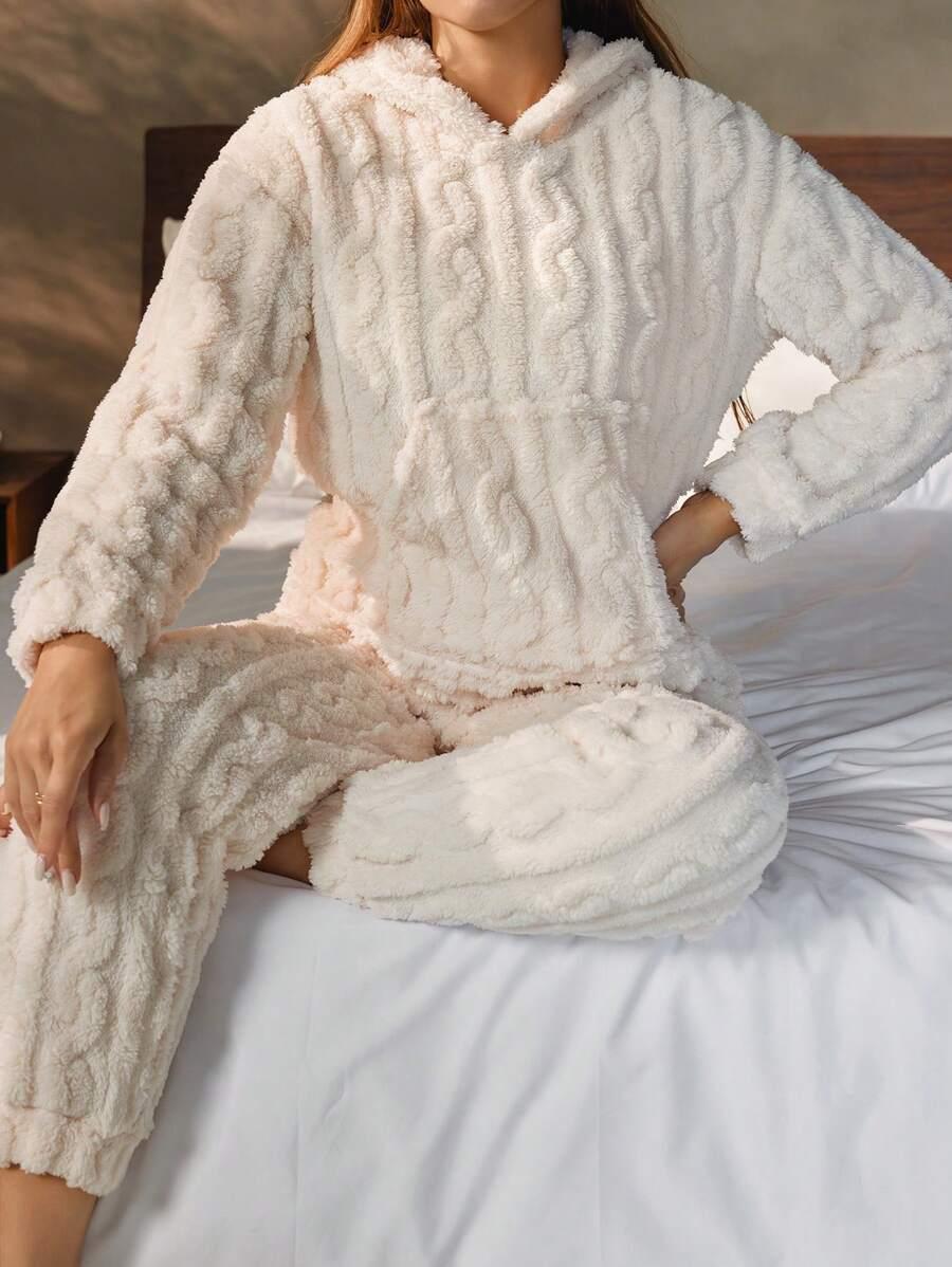 kremowa fluffy bluza spodnie komplet