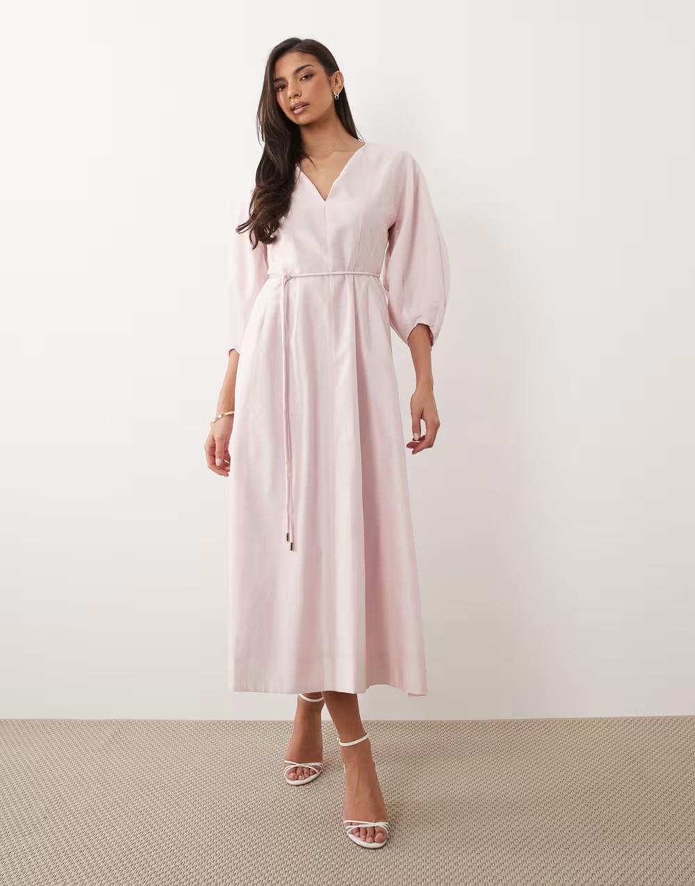 różowa midi sukienka v-neck