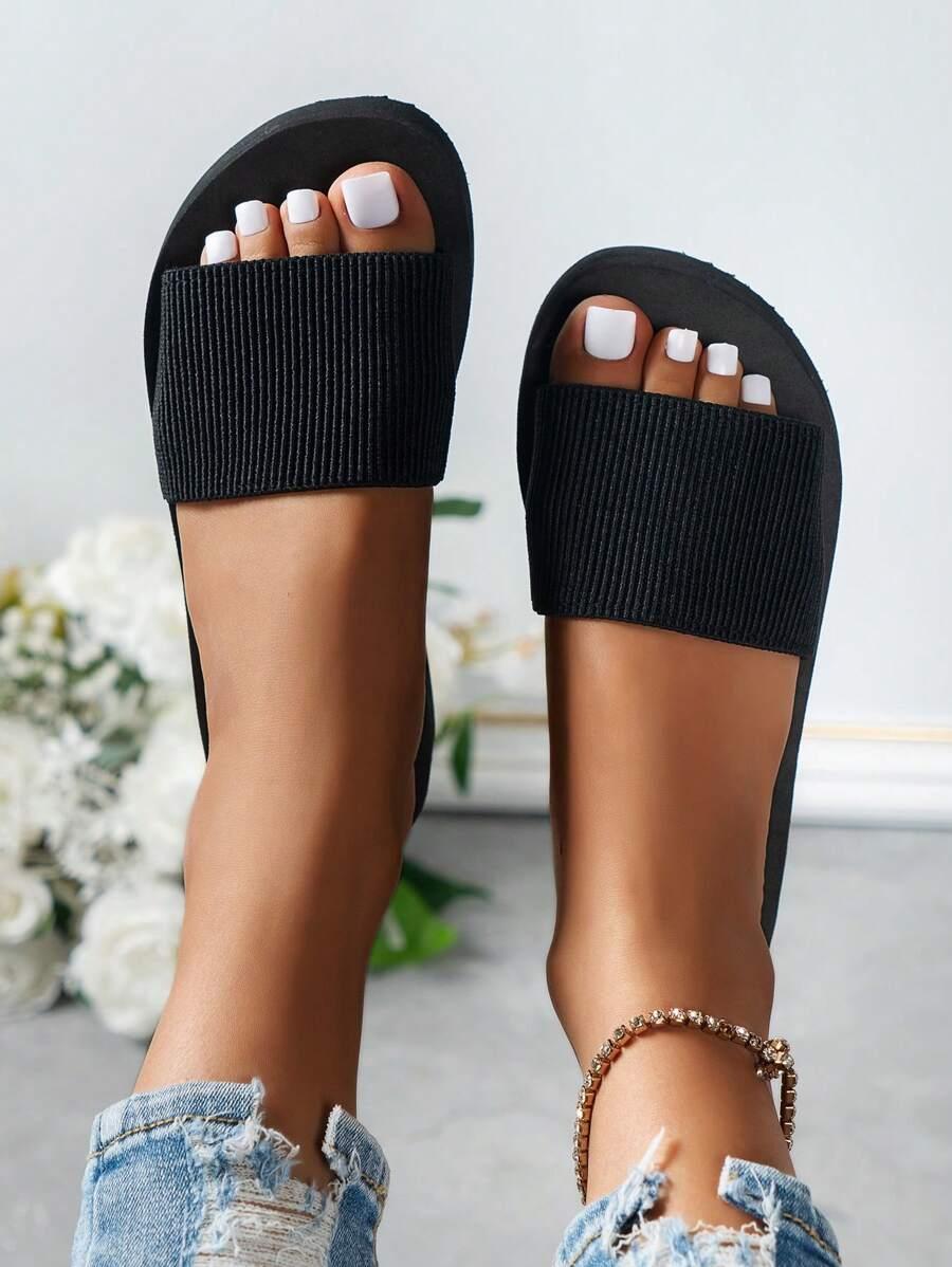 czarne klapki casual