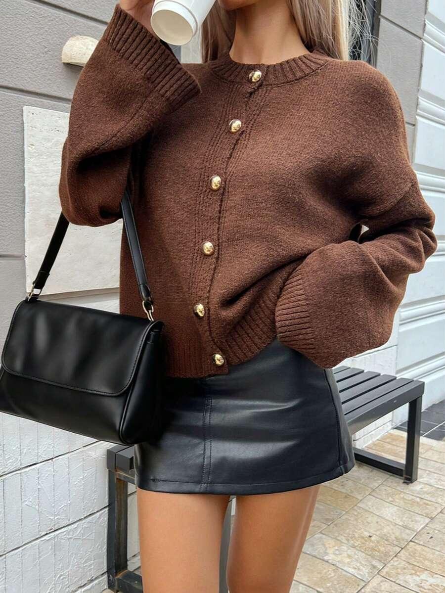 BRĄZOWY SWETER GUZIKI