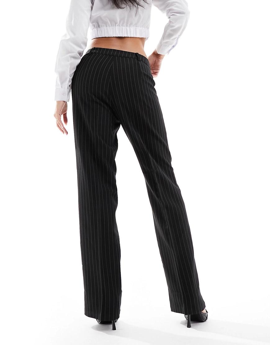 eleganckie spodnie paski kontrast