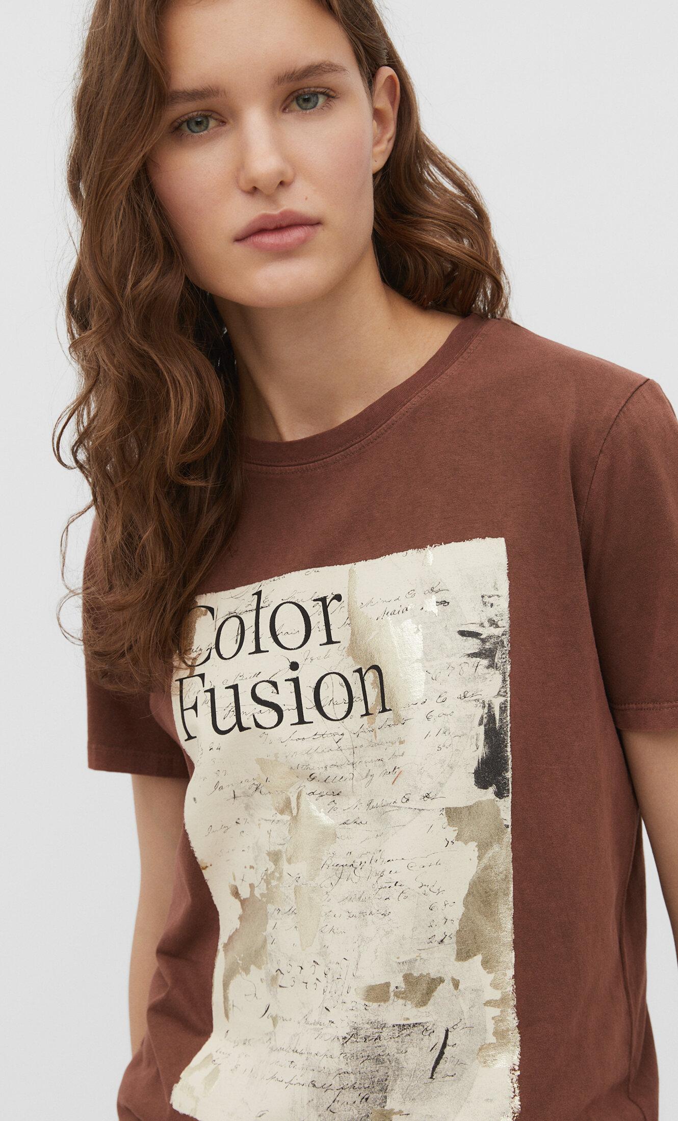 brązowy t-shirt z okrągłym dekoltem print połysk