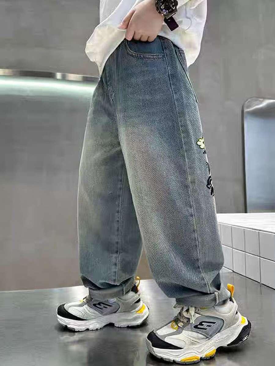 niebieskie spodnie jeans 