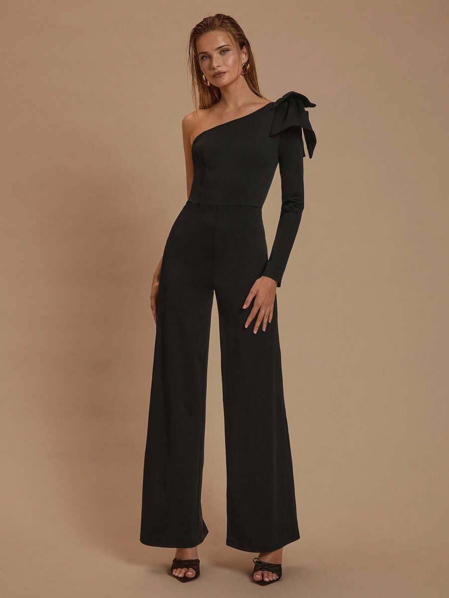 ELEGANCKI KOMBINEZON NA JEDNO RAMIĘ Z KOKARDĄ 