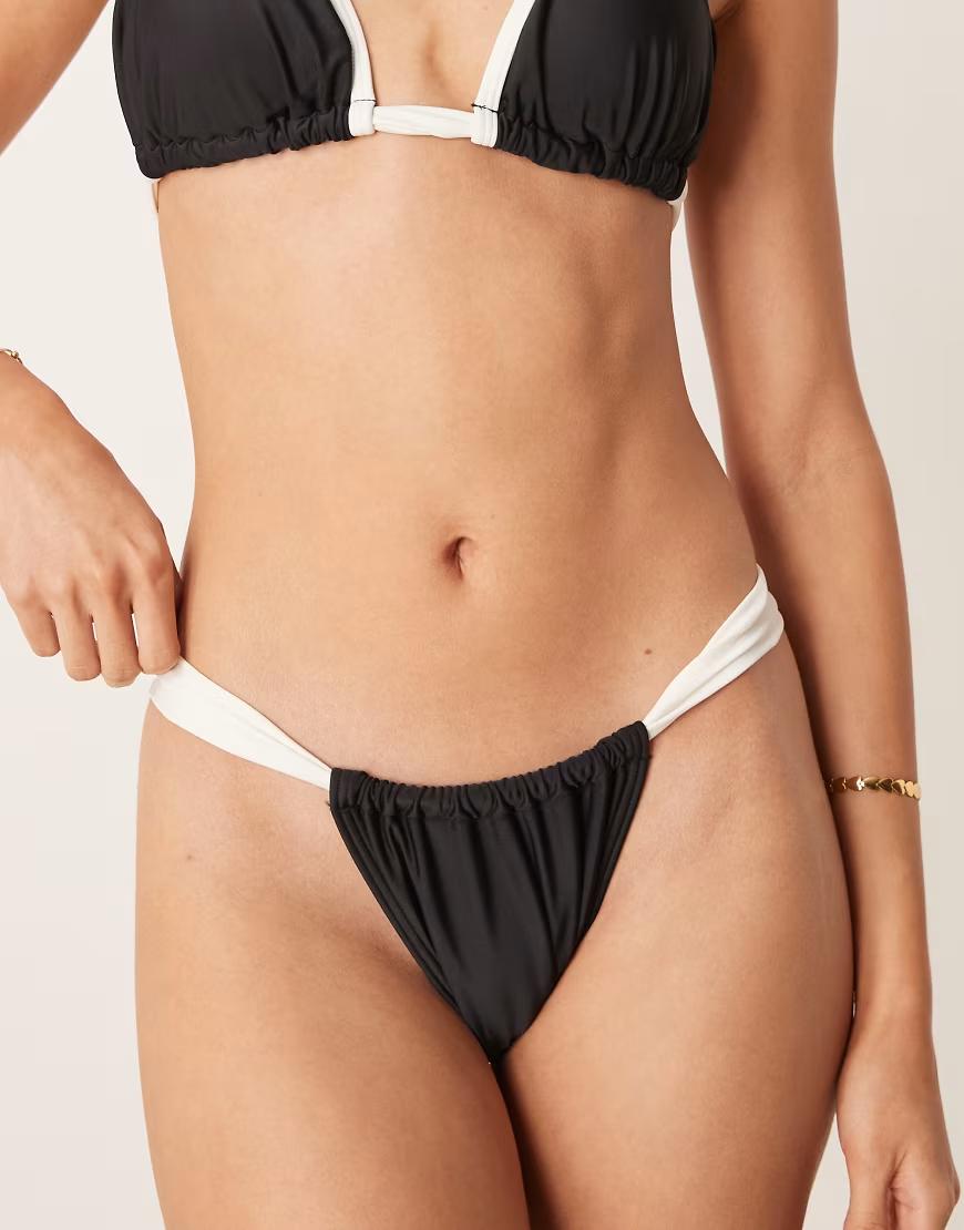 CZARNY DÓŁ OD BIKINI 