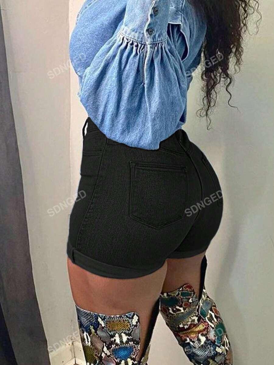 czarne spodenki jeans