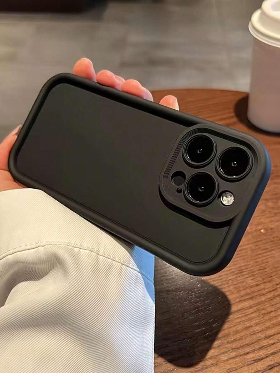 czarny etui iphone 15 pro