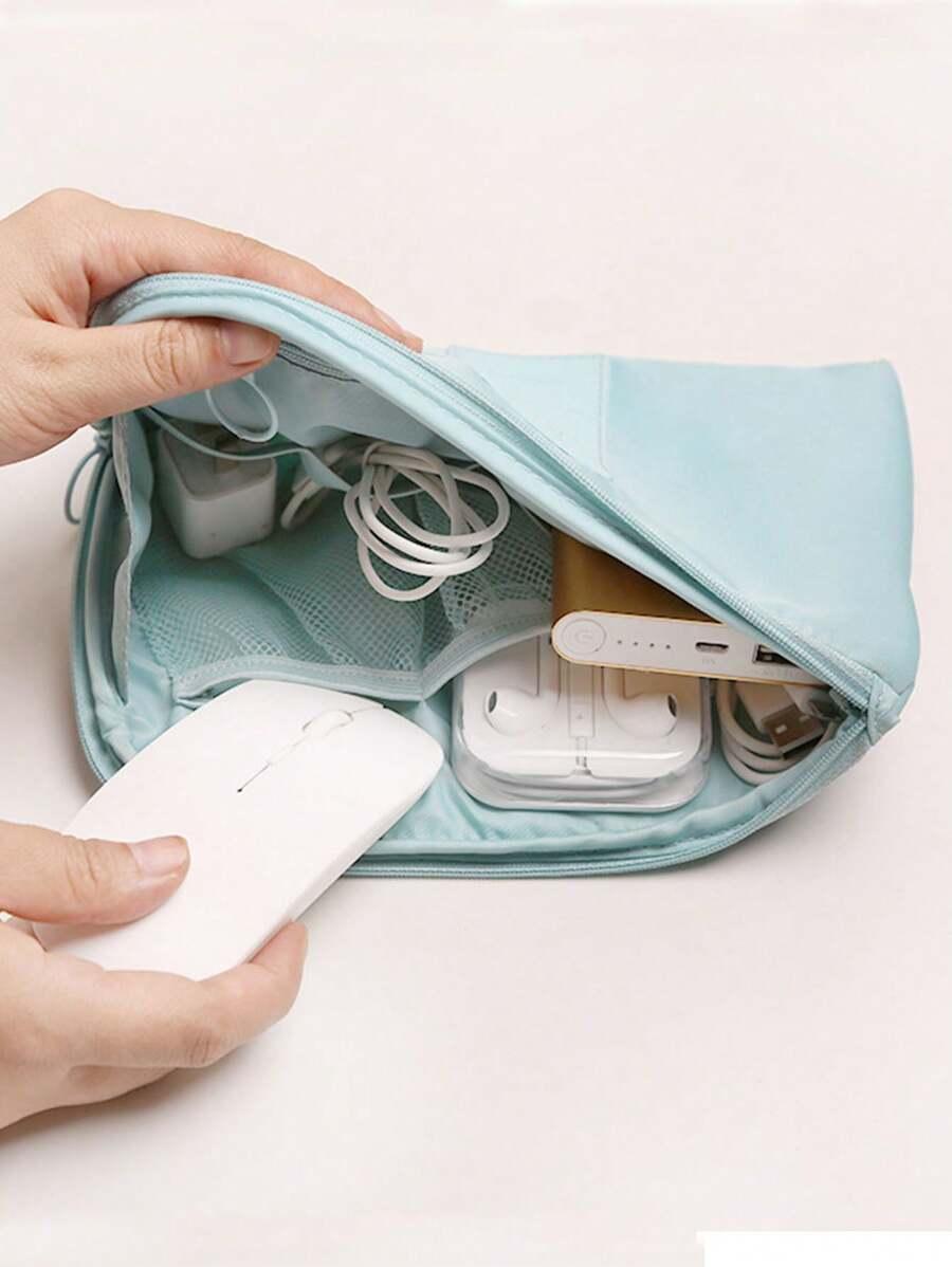 niebieski organizer na kable